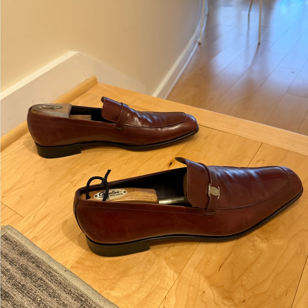 Ferragamo Men's light burgundy Leather Loafers - Picture 6 of 6